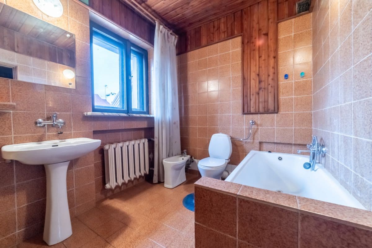 Przestronny dom z dużym ogrodem w Bemowie – 11