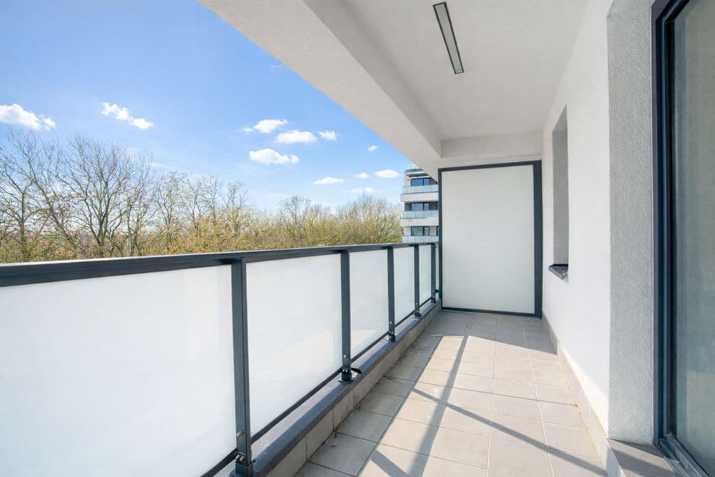 Przestronne mieszkanie rodzinne z dużą loggią – 12