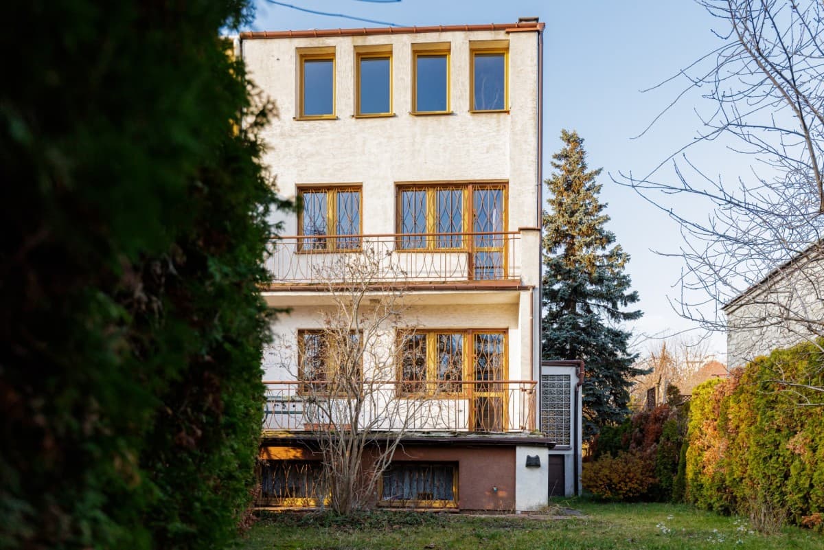 Jasny skrajny segment blisko Skweru Starszych Panów – 2