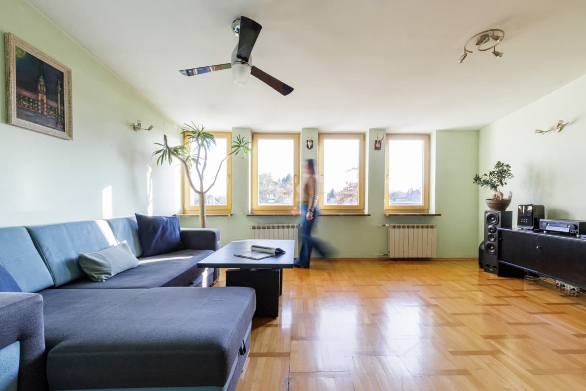 Jasny skrajny segment blisko Skweru Starszych Panów – 18