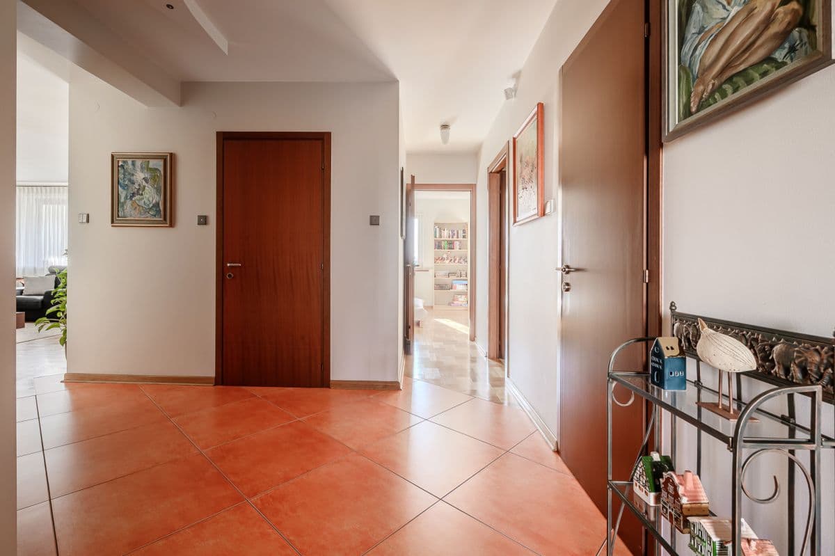 Przestronne mieszkanie 140 m² w spokojnym Gocławiu – 9