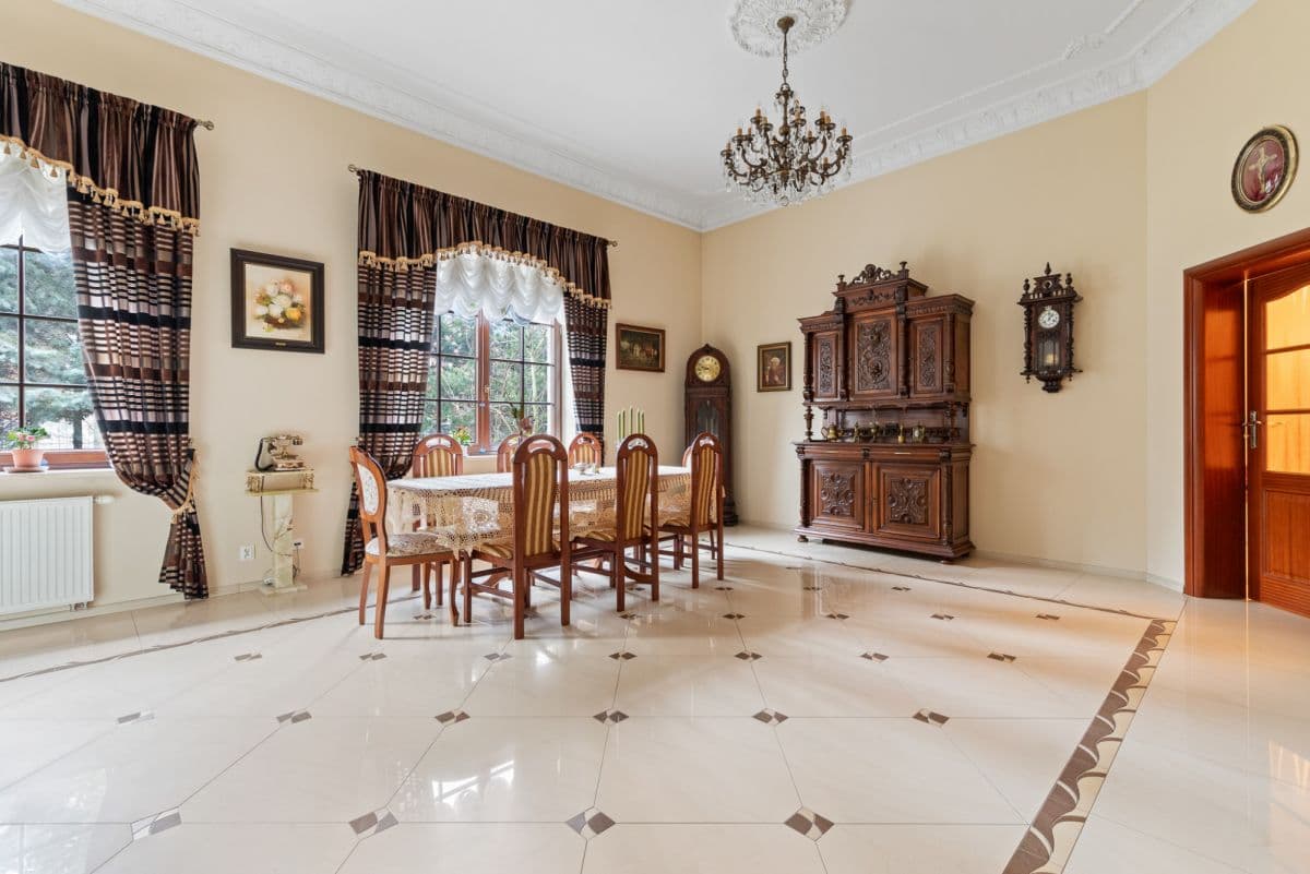 Obłędna rezydencja dworkowa z domem dla gości – 5