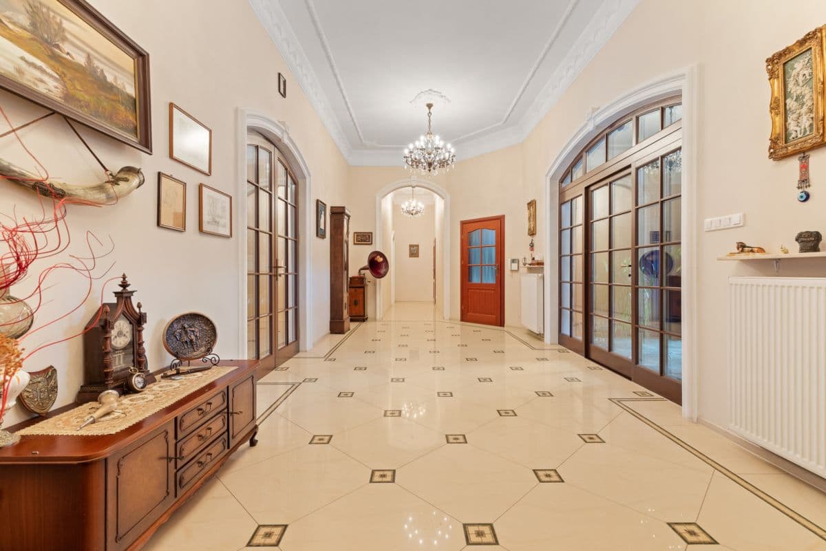 Obłędna rezydencja dworkowa z domem dla gości – 6