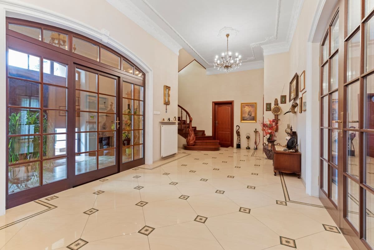 Obłędna rezydencja dworkowa z domem dla gości – 7