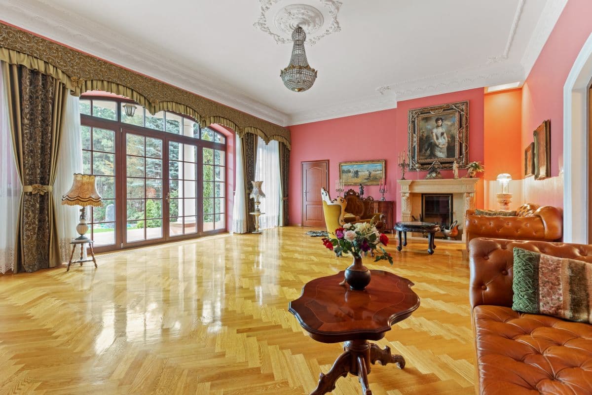 Obłędna rezydencja dworkowa z domem dla gości – 8