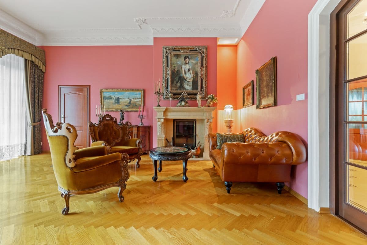 Obłędna rezydencja dworkowa z domem dla gości – 9