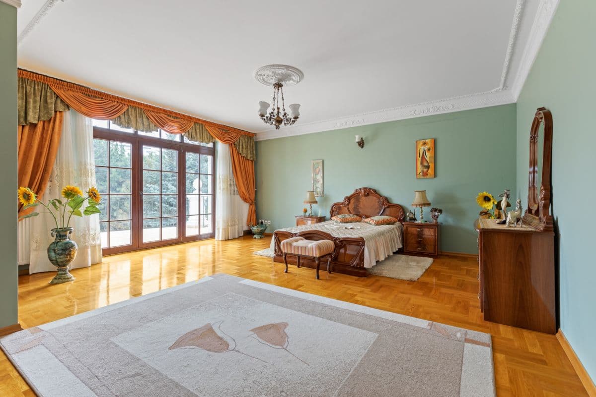 Obłędna rezydencja dworkowa z domem dla gości – 16