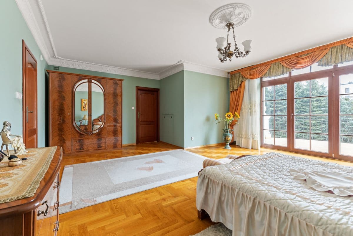 Obłędna rezydencja dworkowa z domem dla gości – 17