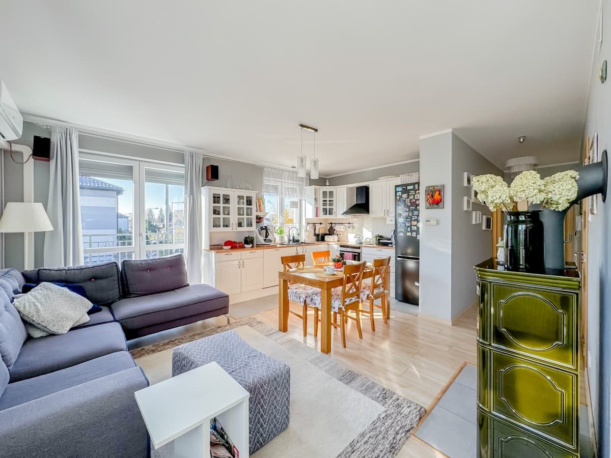 Spacious, private two-level apartment with garden – 1