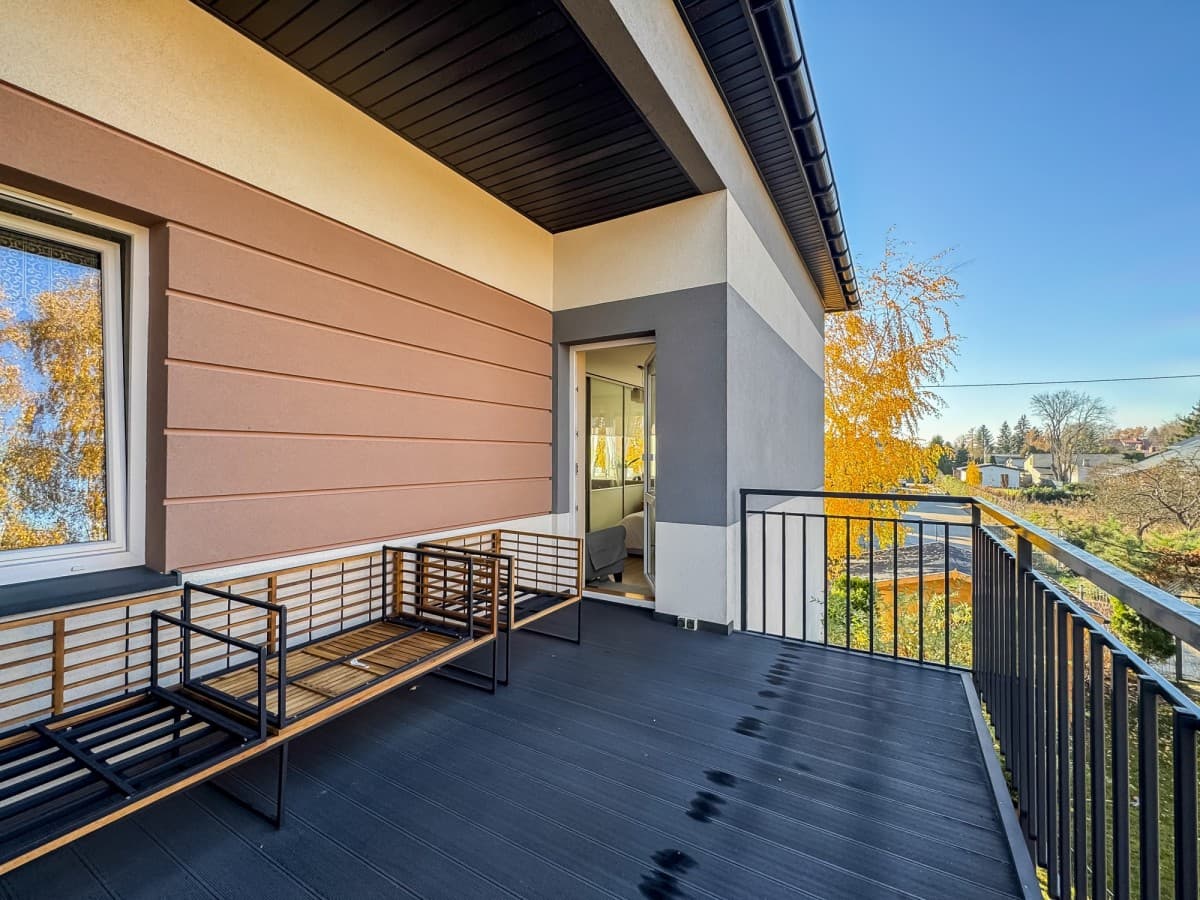 Spacious, private two-level apartment with garden – 3