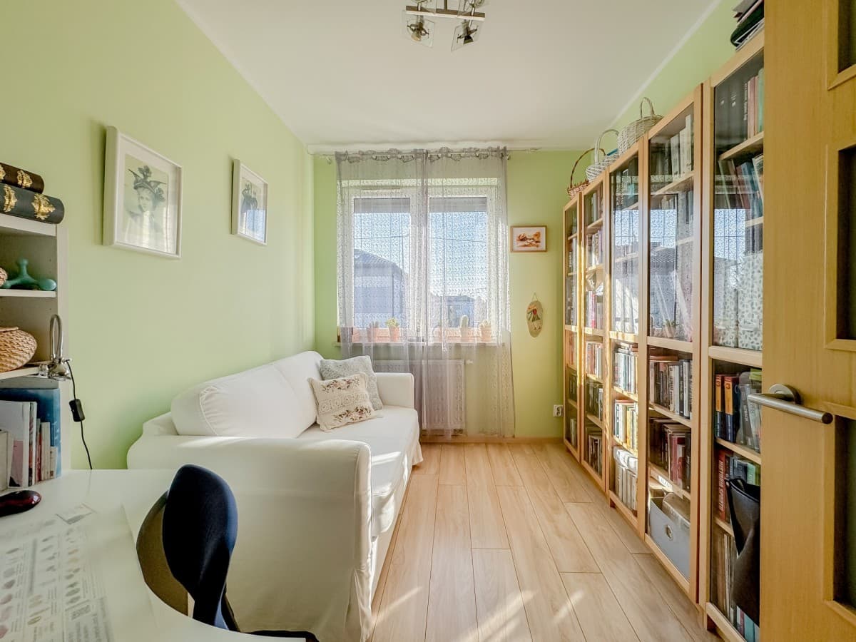 Spacious, private two-level apartment with garden – 4