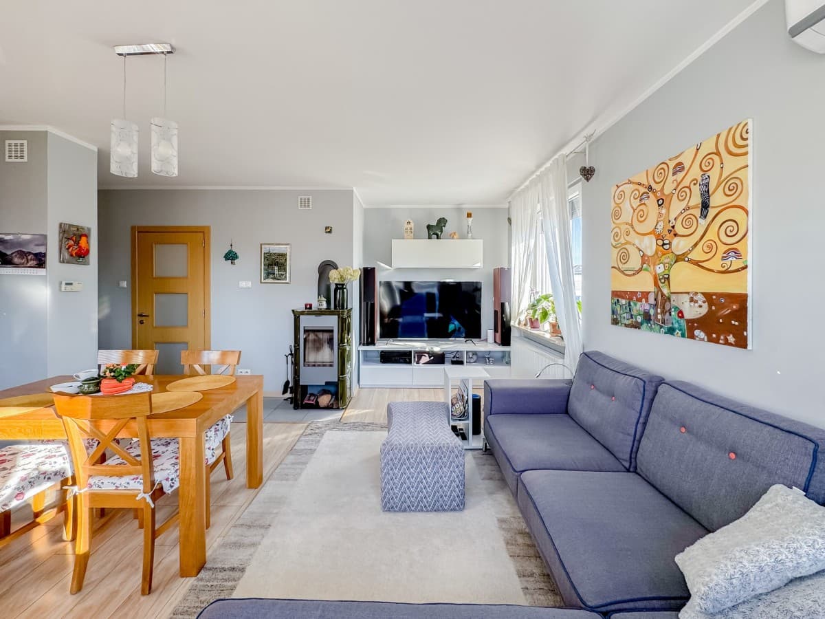 Spacious, private two-level apartment with garden – 6