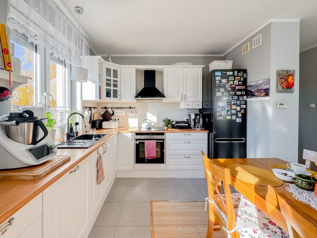 Spacious, private two-level apartment with garden – 9