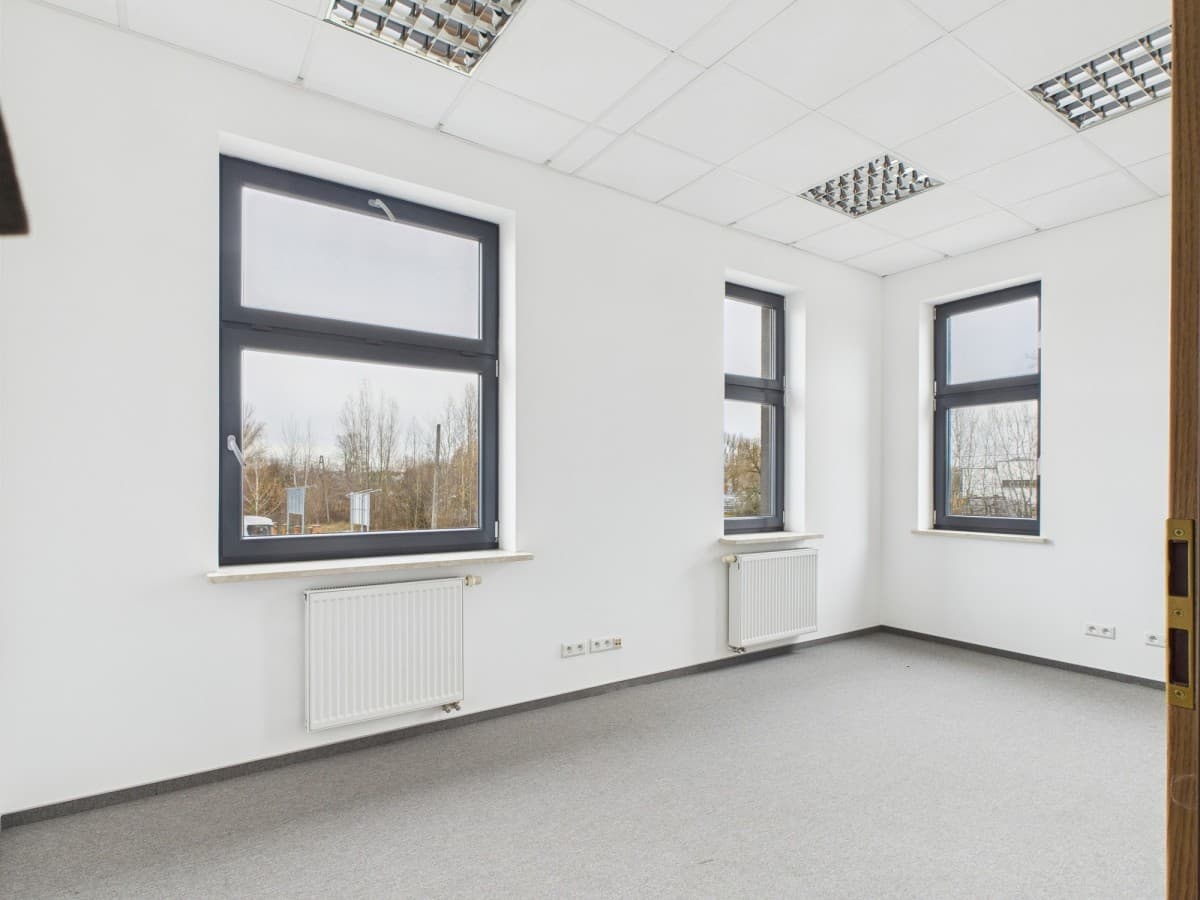 Functional 60 m² office in Warsaw Film Center – 7