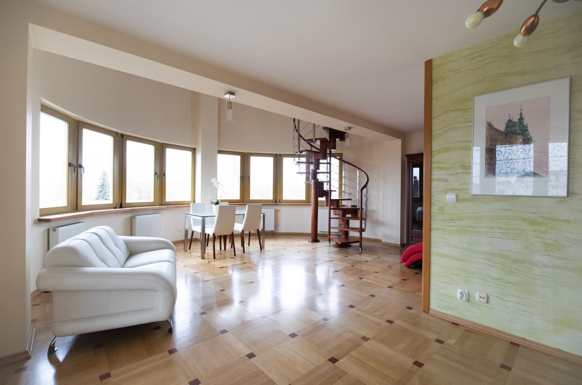 Spacious two-level apartment with pool in Konstancin – 1