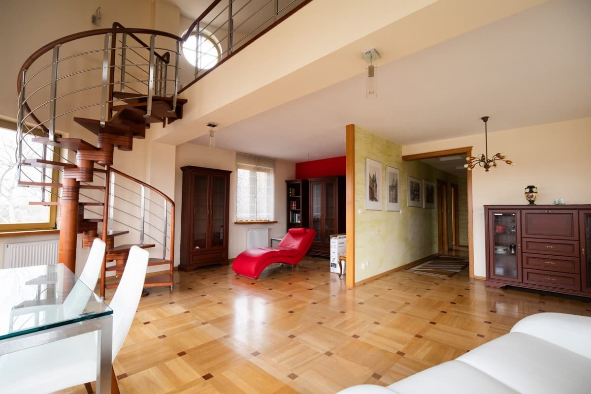 Spacious two-level apartment with pool in Konstancin – 2