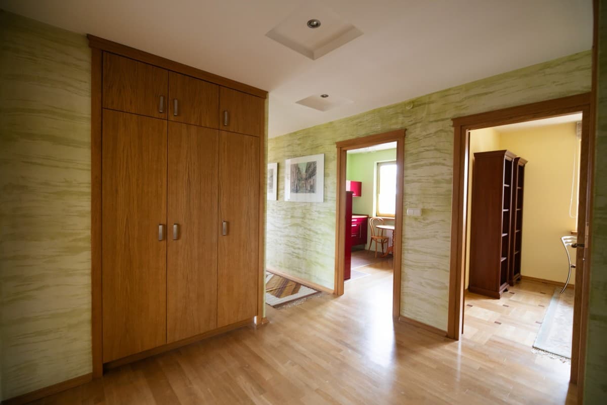 Spacious two-level apartment with pool in Konstancin – 22