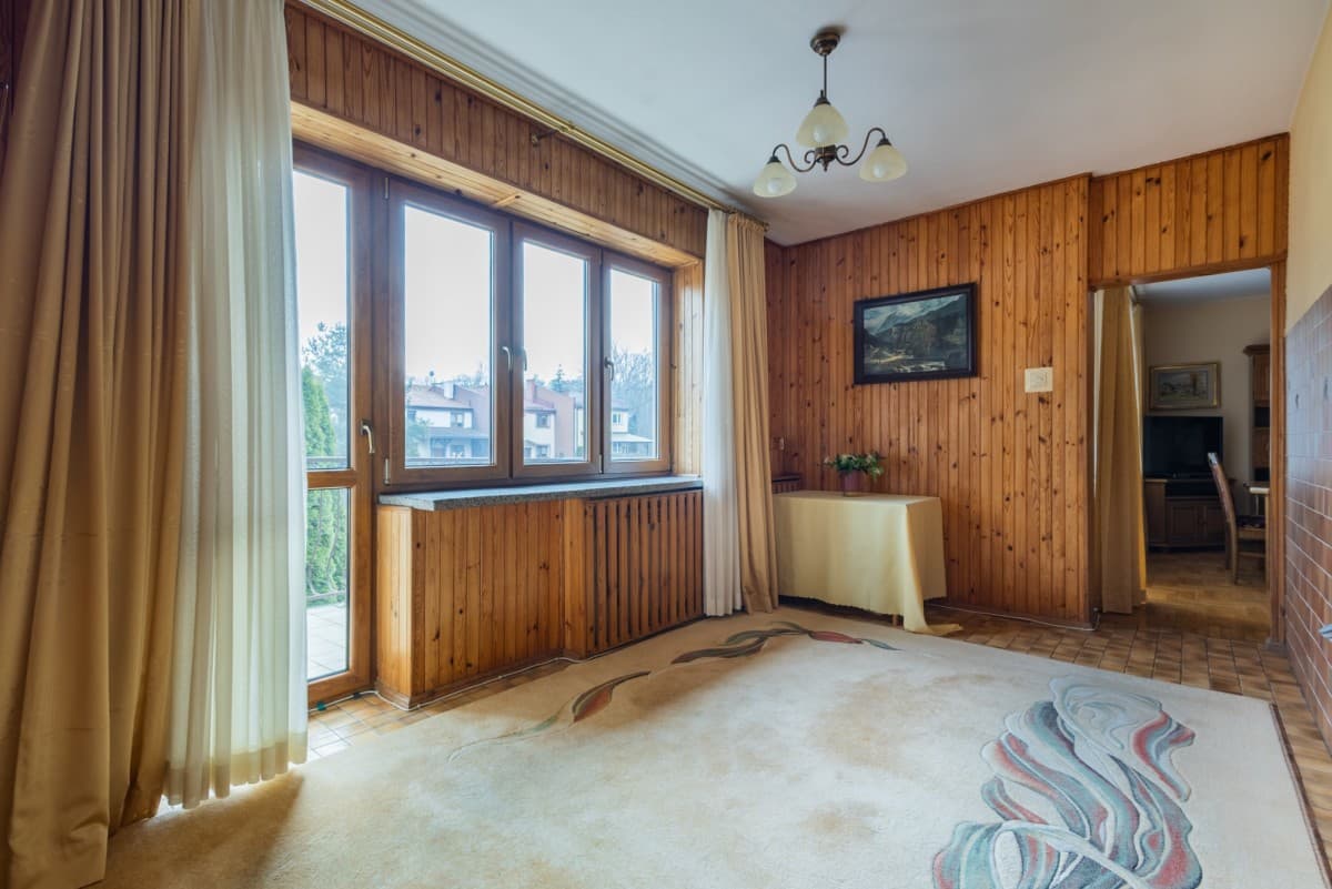 Residential and commercial property with 3 rental units – 9