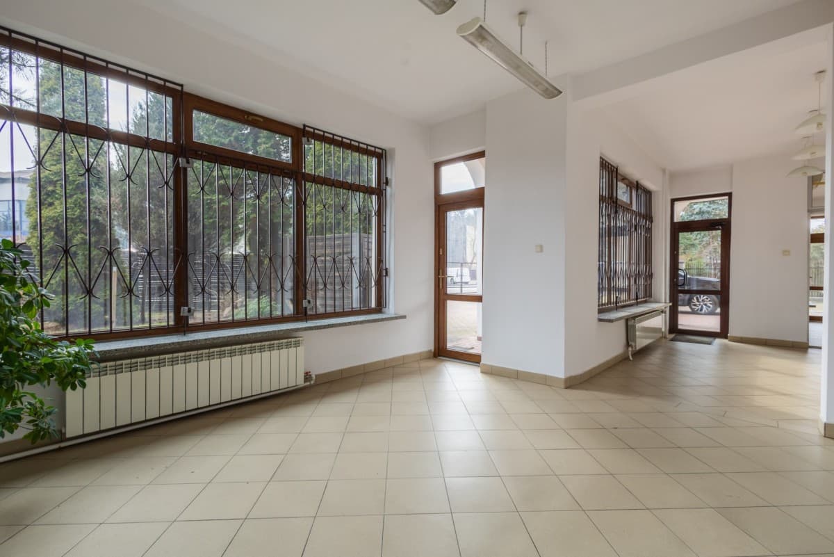 Residential and commercial property with 3 rental units – 20