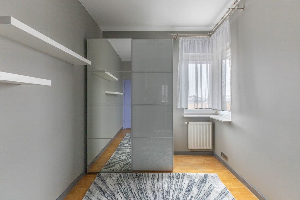 Modern 3-room apartment in secure, green area – 9