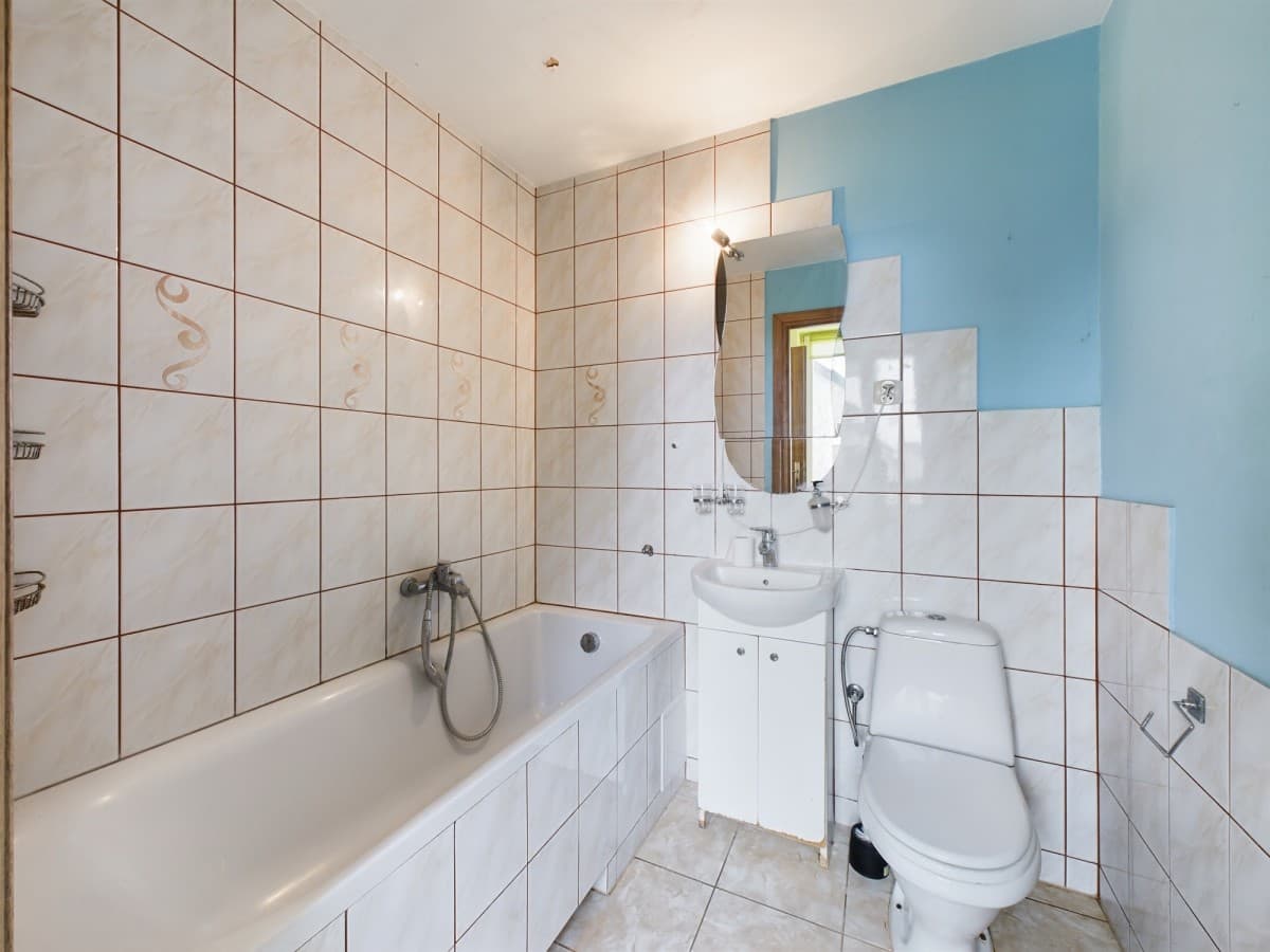 Spacious, no-fee apartment with two bathrooms – 11