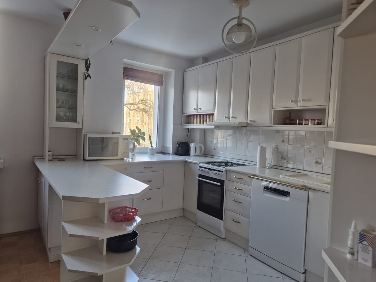 Spacious 3-room apartment in green Ursus – 2