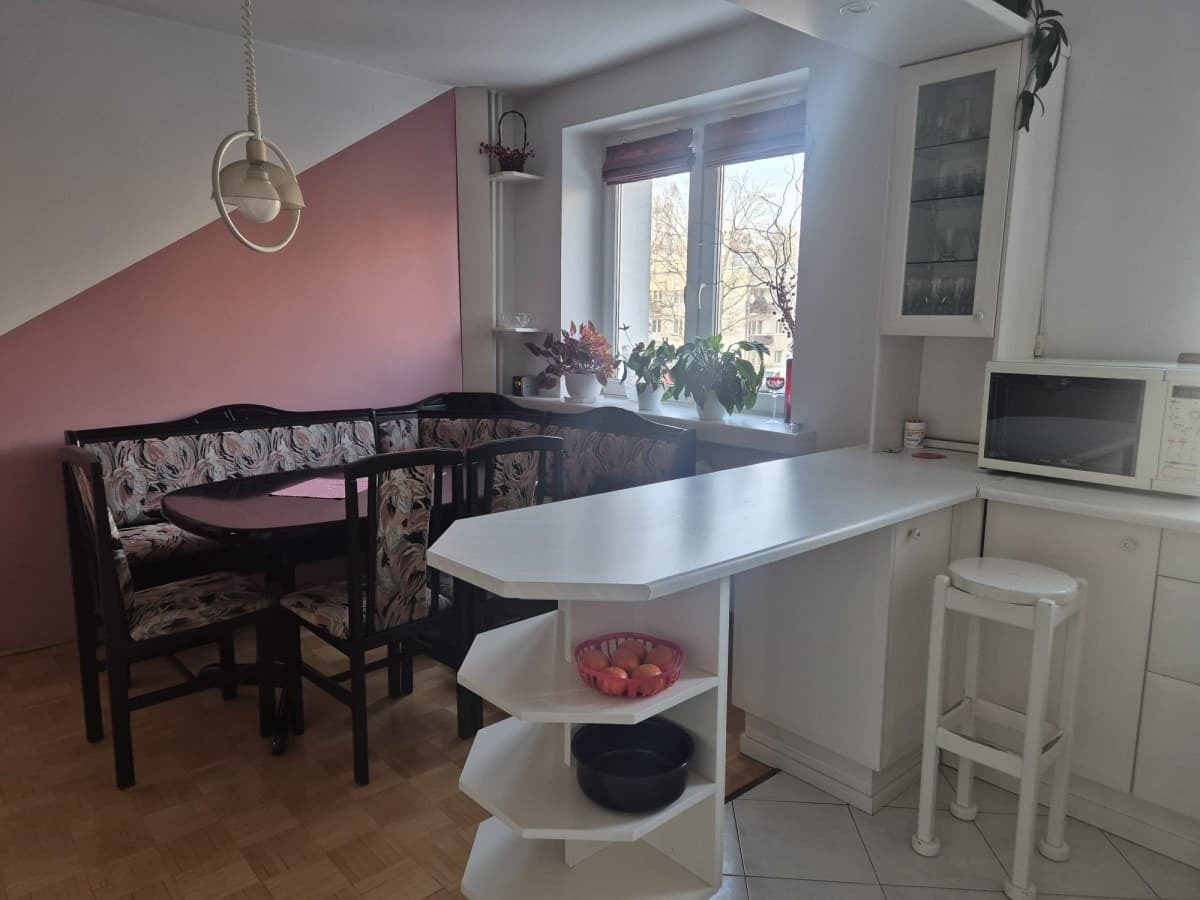 Spacious 3-room apartment in green Ursus – 4