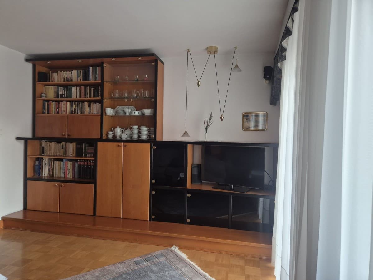 Spacious 3-room apartment in green Ursus – 9