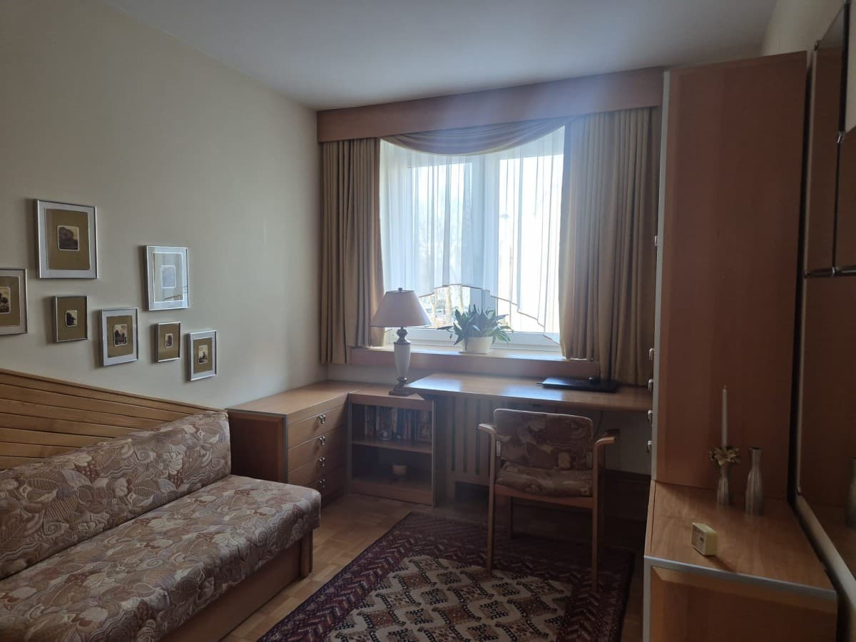 Spacious 3-room apartment in green Ursus – 12