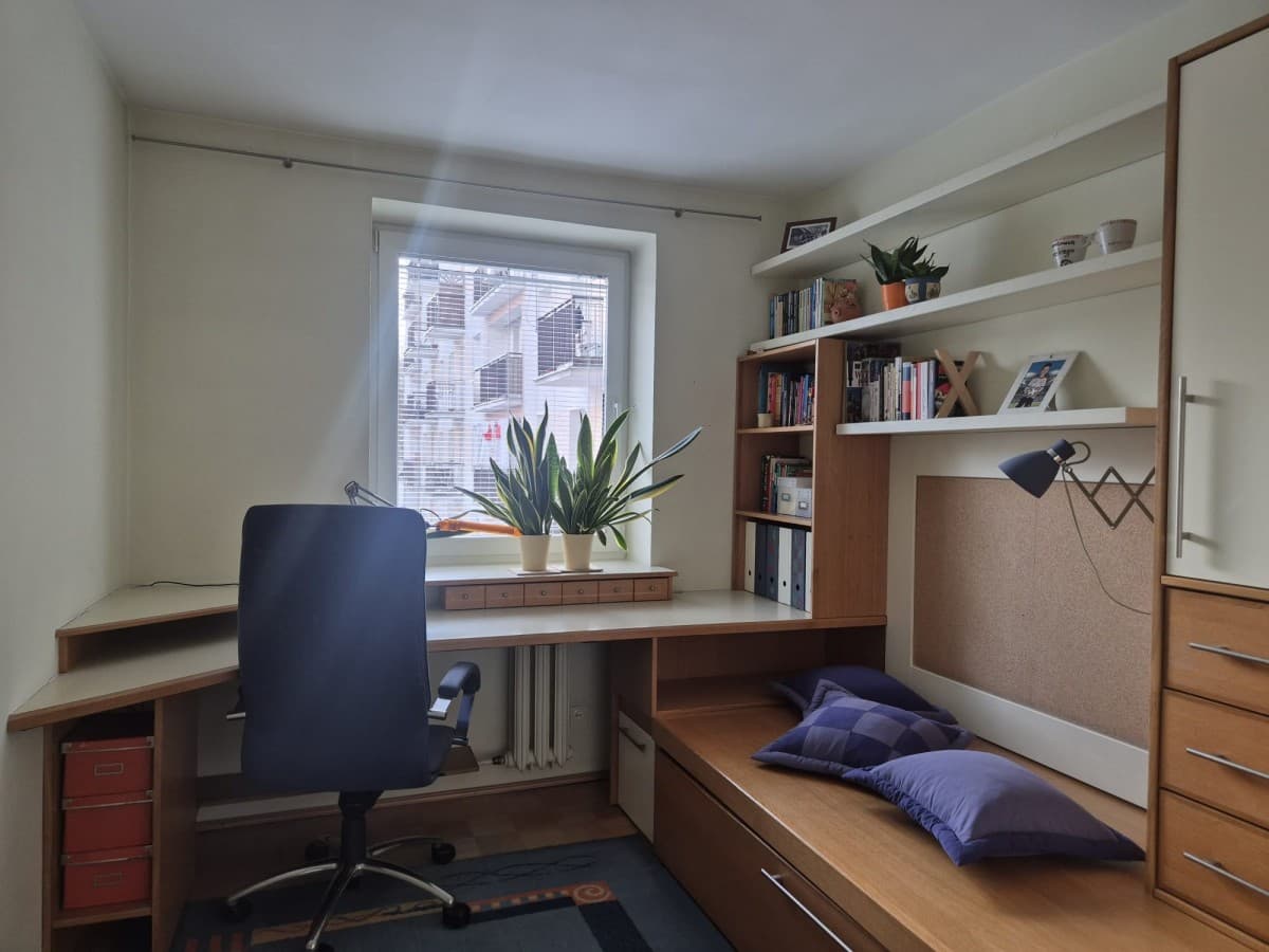 Spacious 3-room apartment in green Ursus – 13