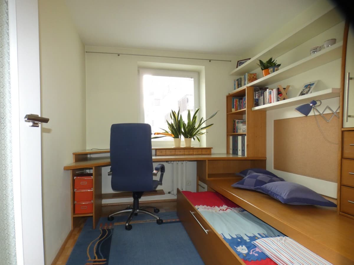 Spacious 3-room apartment in green Ursus – 14