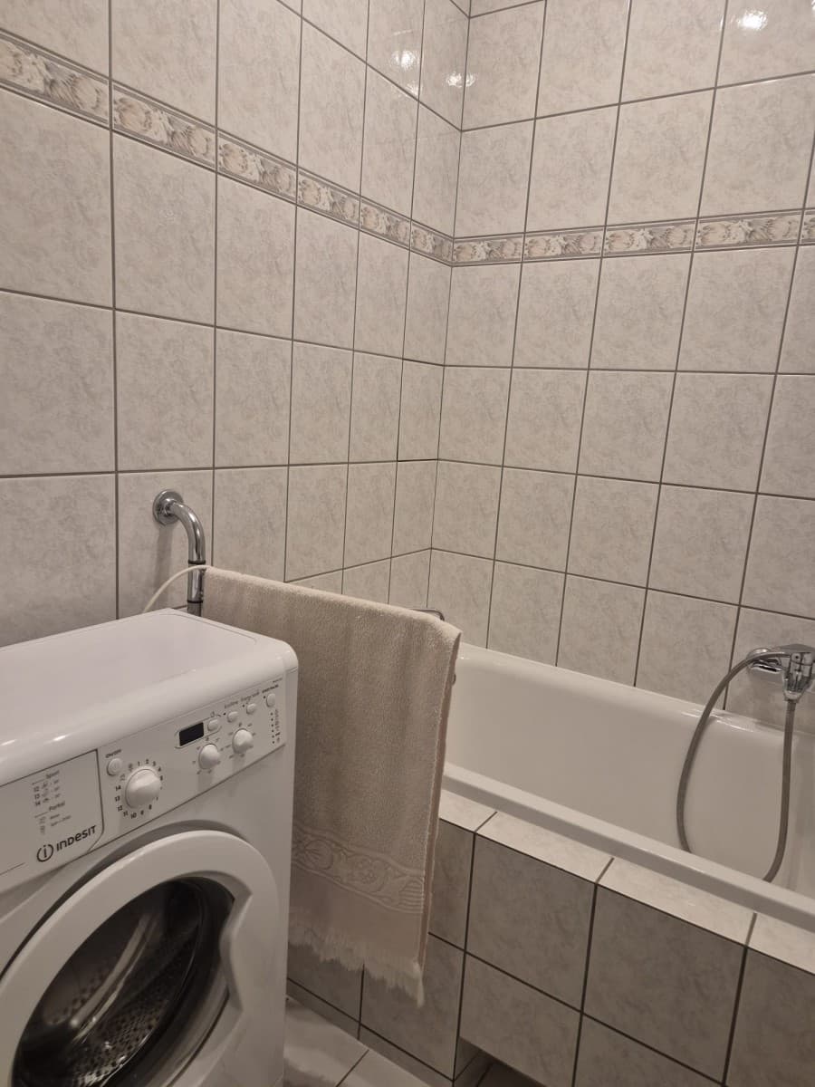 Spacious 3-room apartment in green Ursus – 16