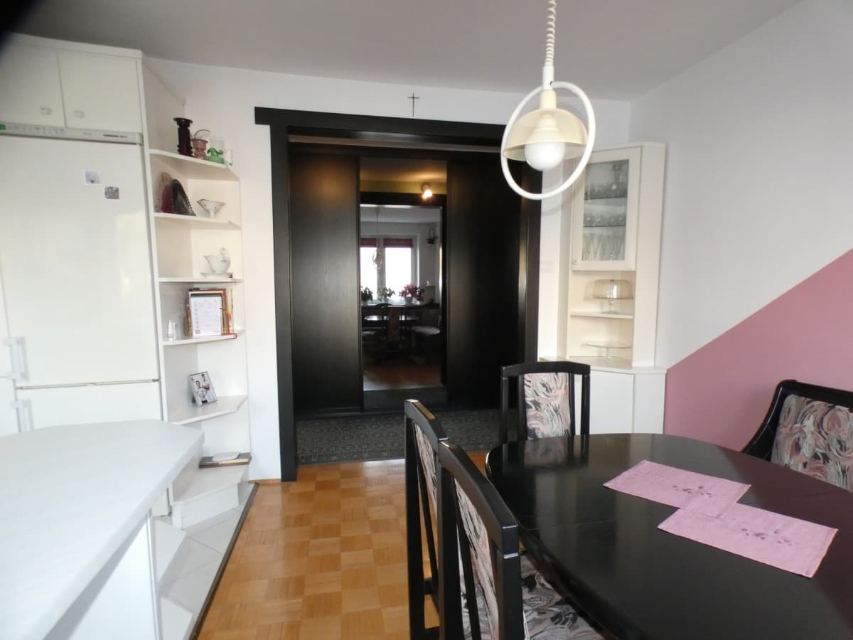 Spacious 3-room apartment in green Ursus – 20