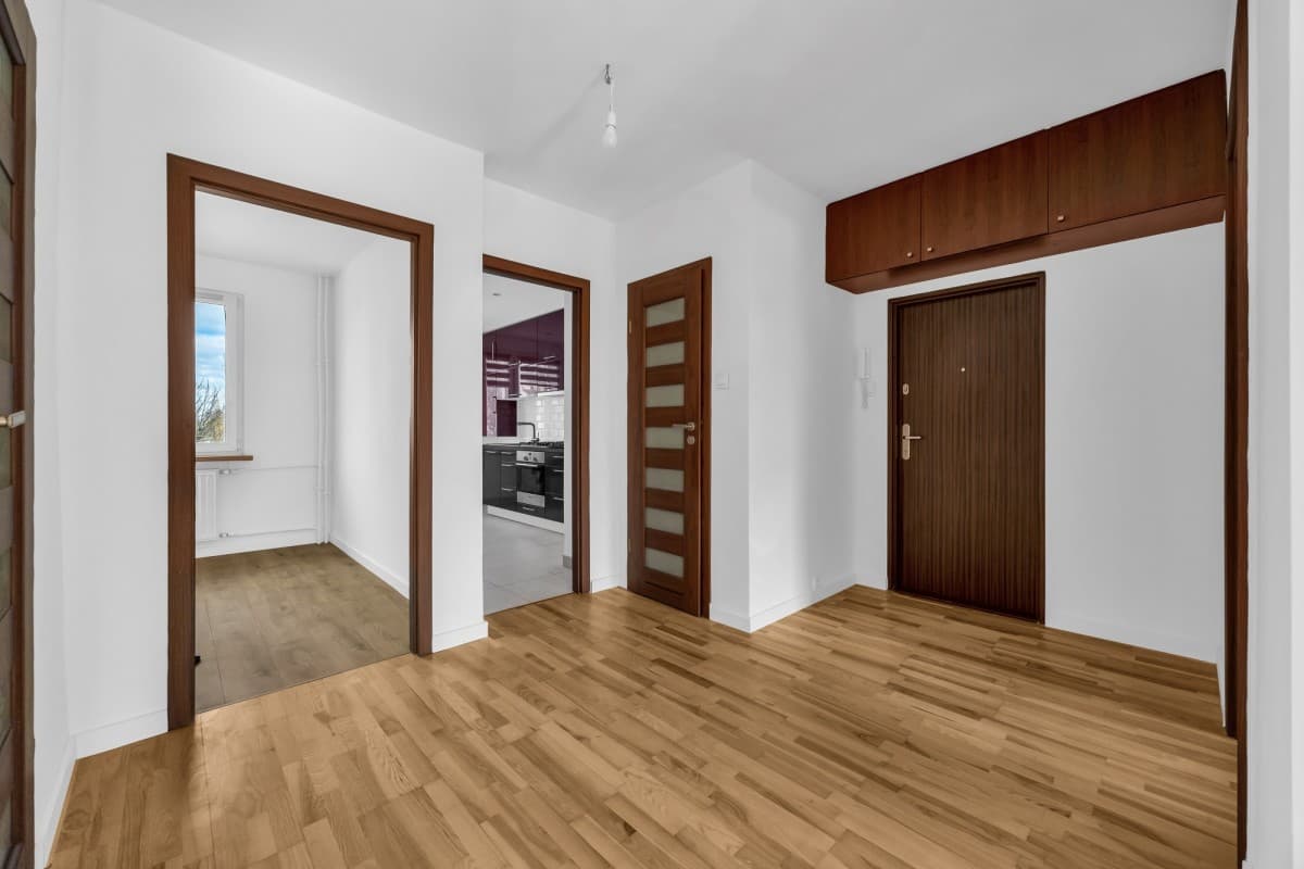 Comfortable 3-room apartment in Bemowo with balcony – 2