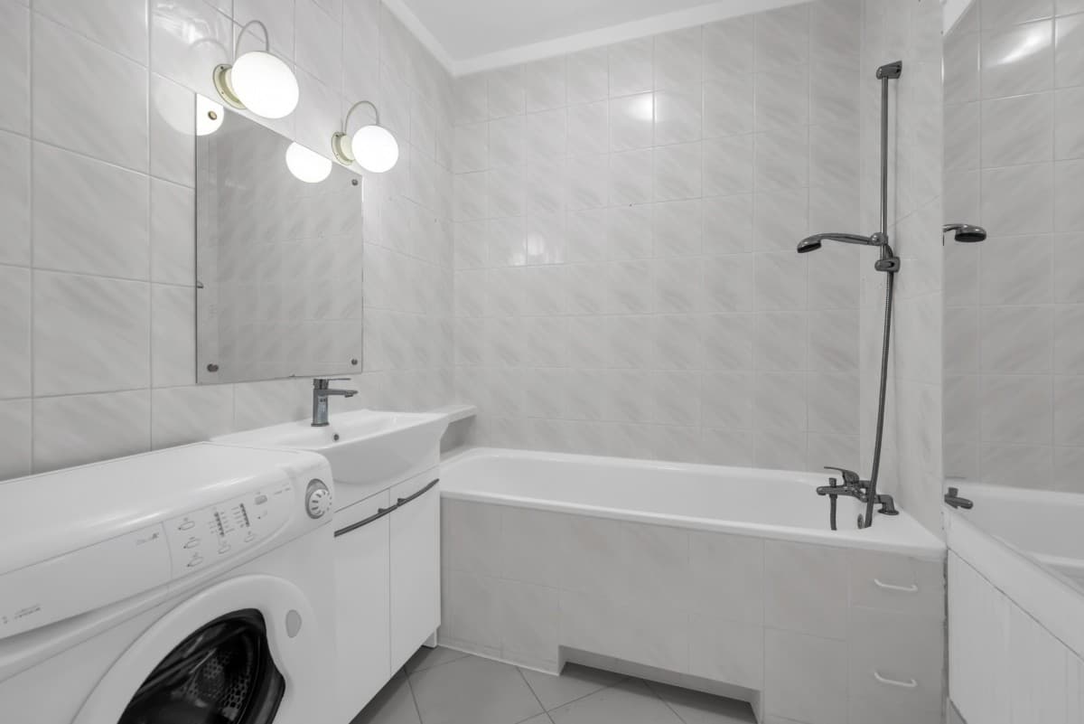 Comfortable 3-room apartment in Bemowo with balcony – 8