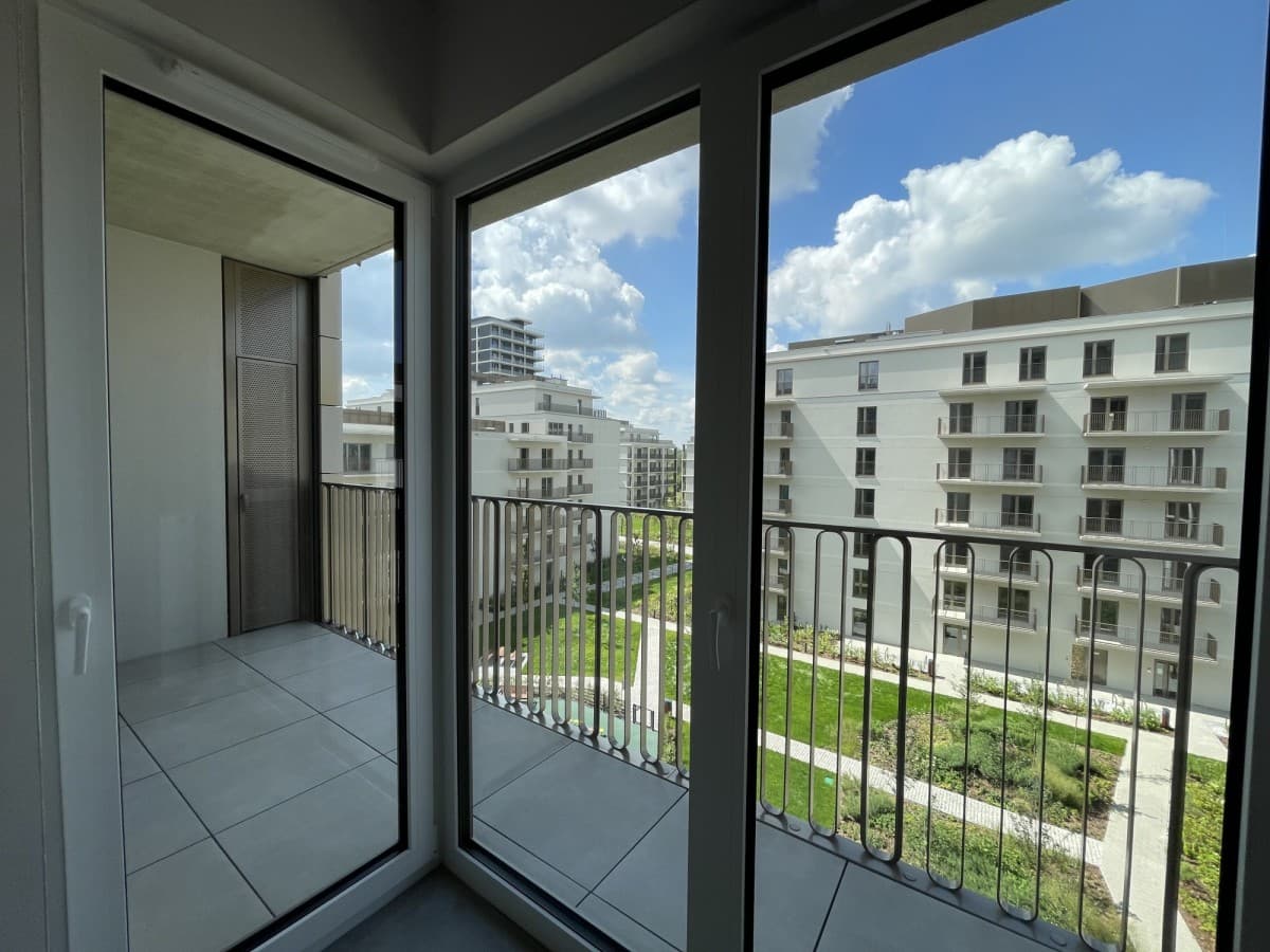 Two-bedroom apartment in Bulwary Praskie with green view – 1