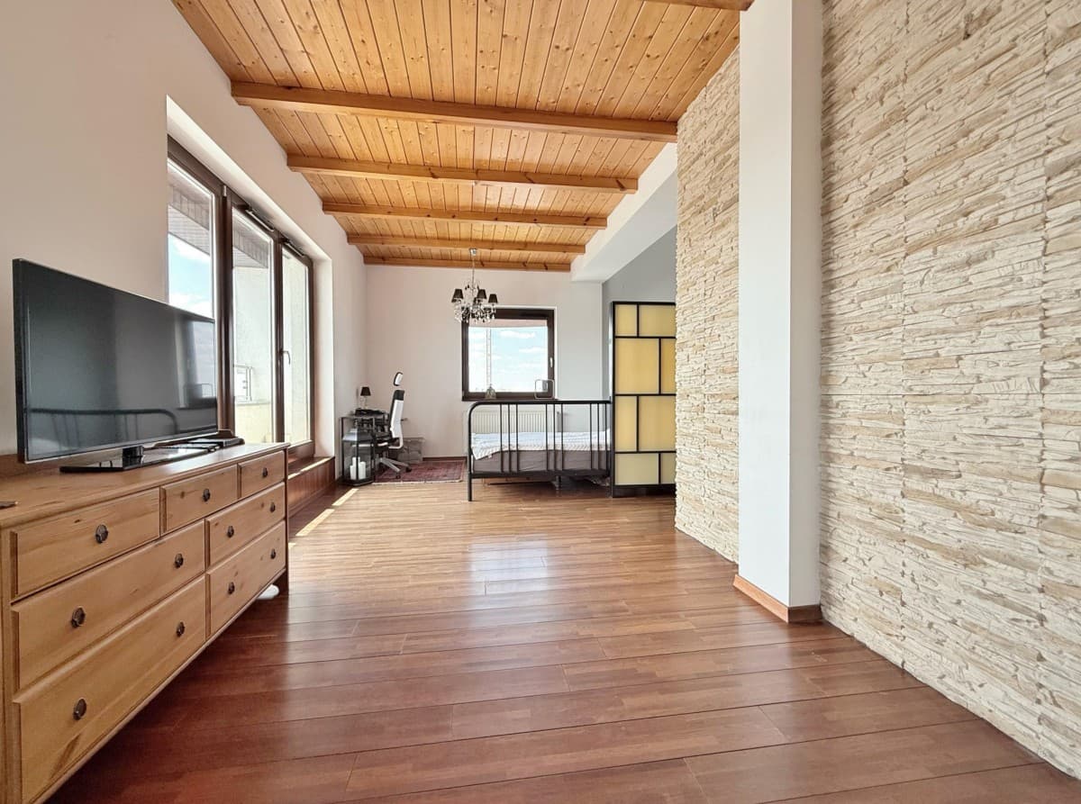 Spacious duplex apartment in closed community – 10