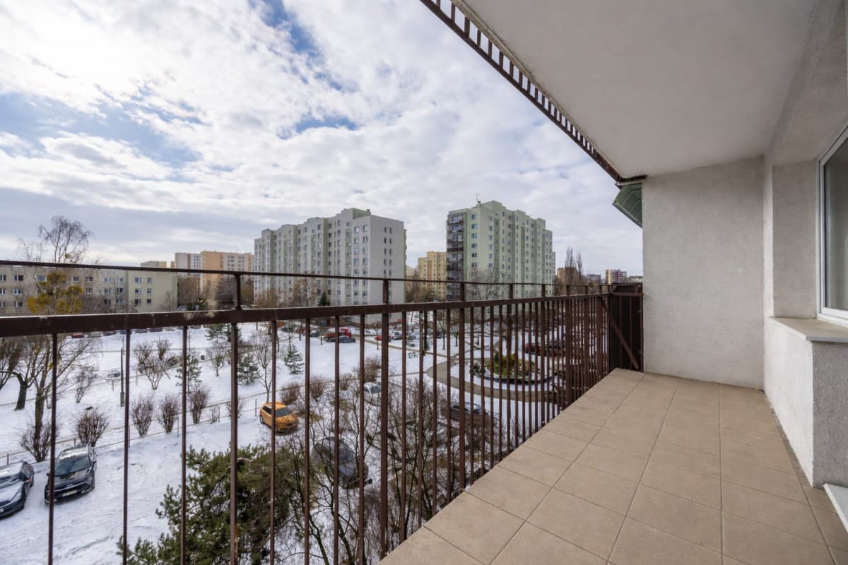 Comfortable 3-room apartment in Bemowo with balcony – 9