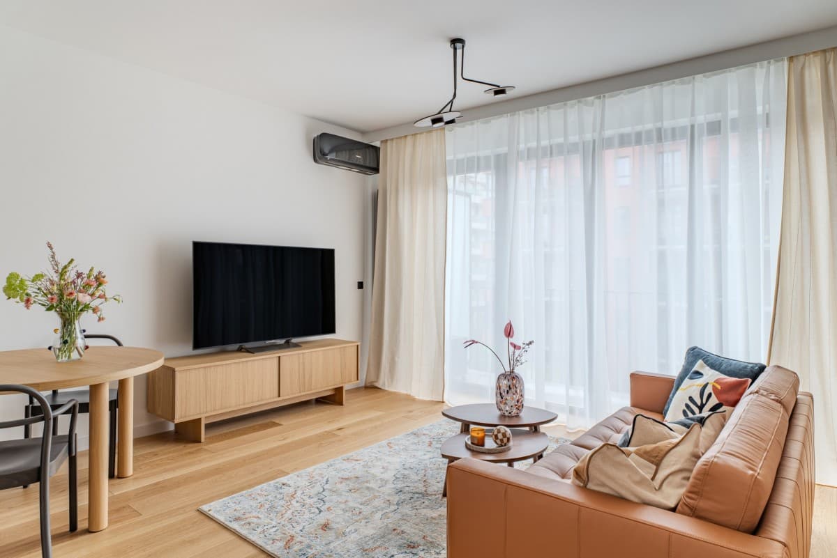 Newly designed 3-room apartment with balcony – 2