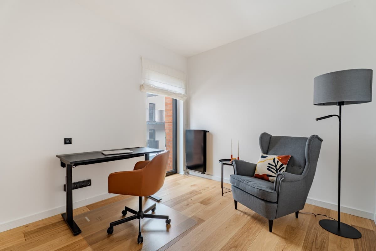 Newly designed 3-room apartment with balcony – 11