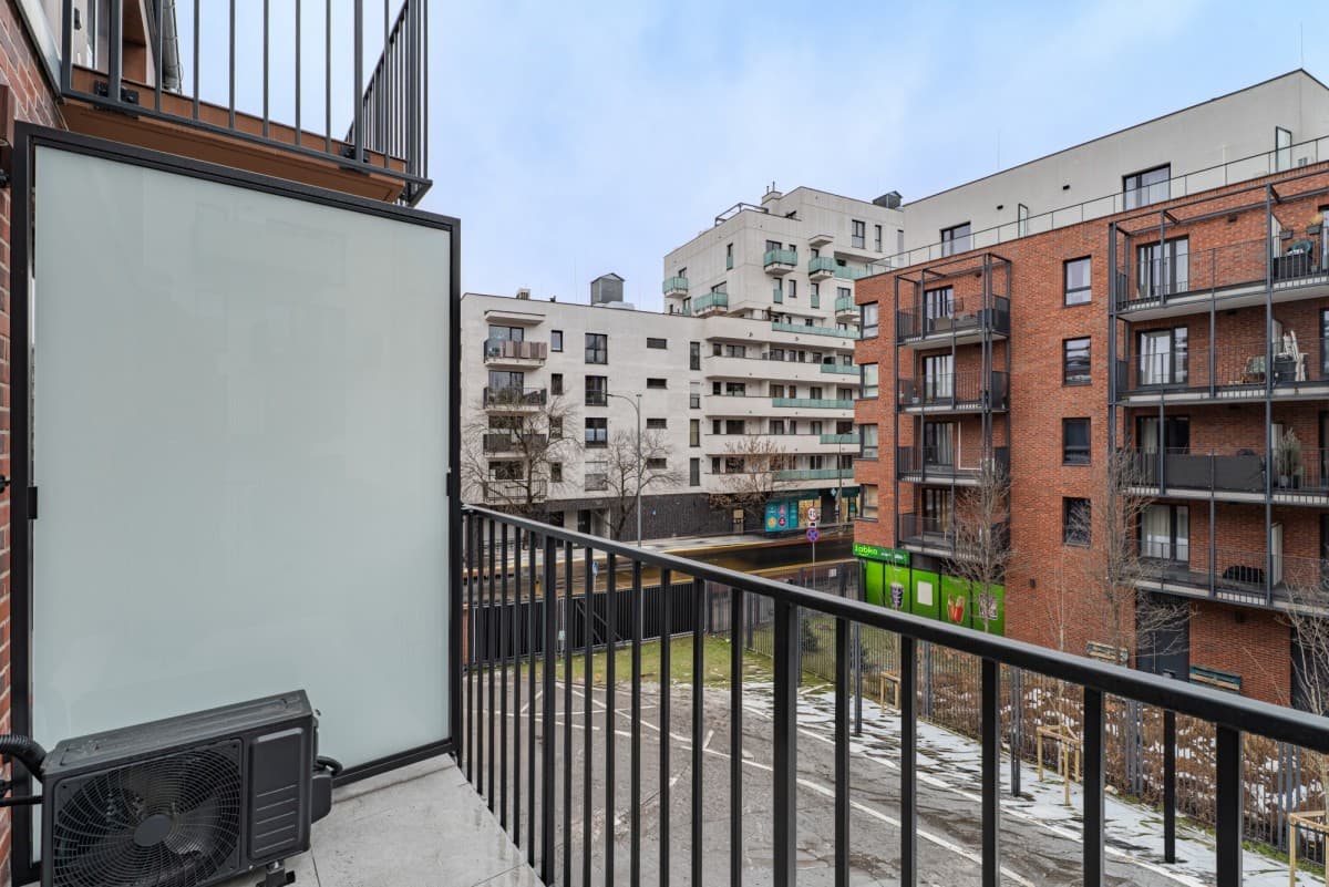 Newly designed 3-room apartment with balcony – 13