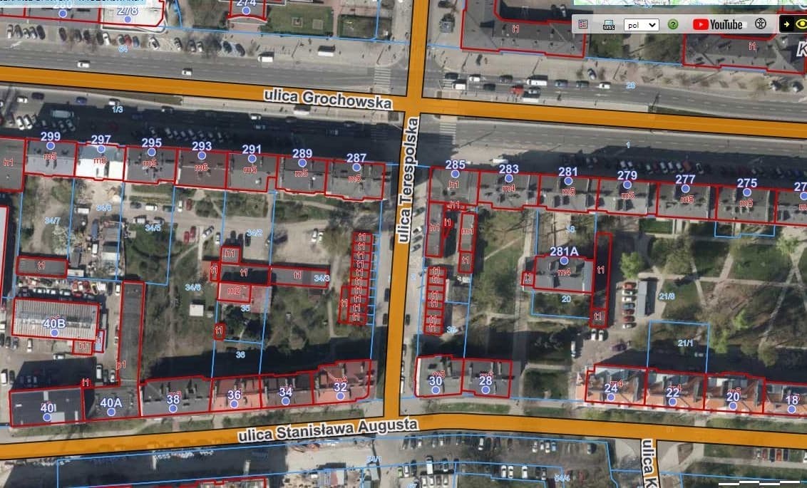 Quiet plot near Na Kamionku park – 1