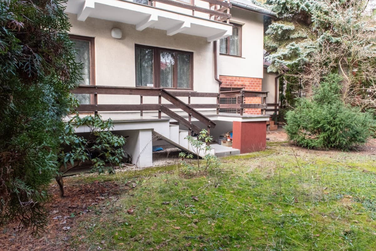 Spacious 10-room house in quiet Bemowo – 1