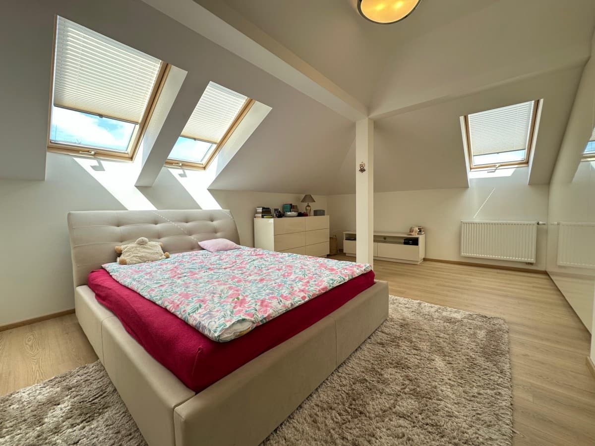 Luxury duplex apartment with private garden – 10