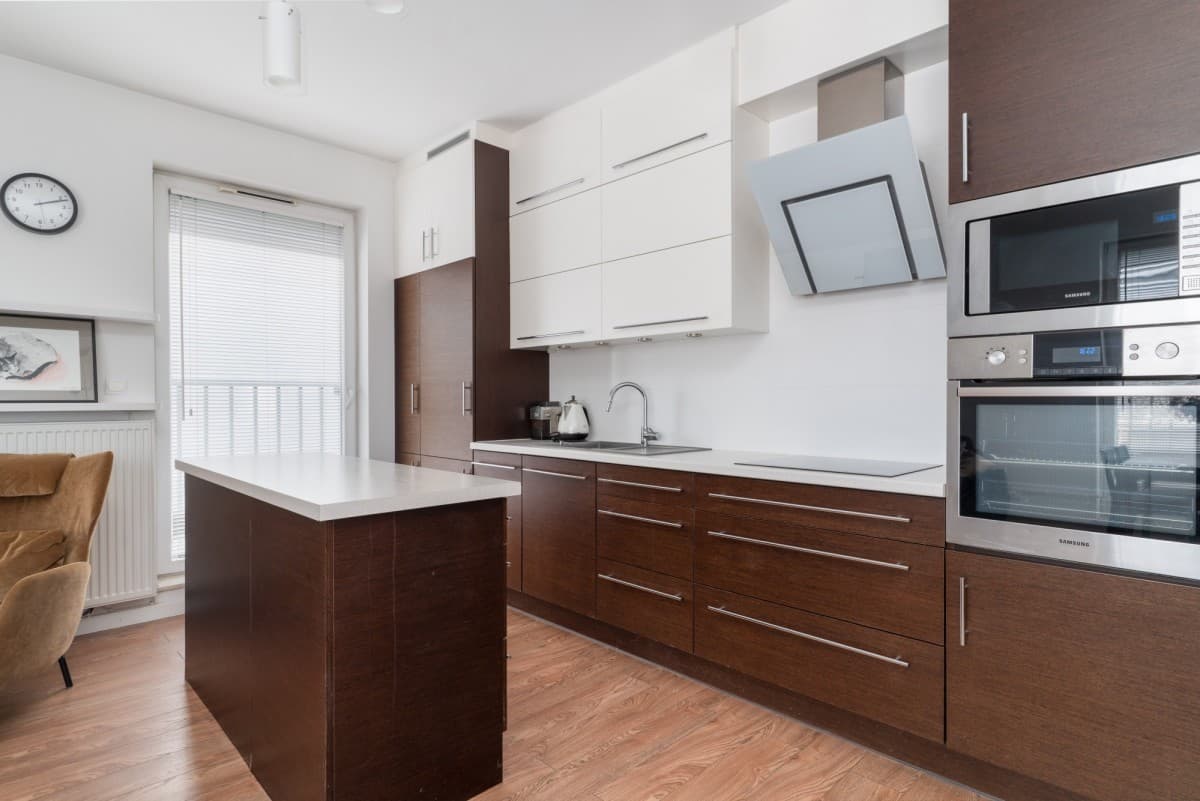 Spacious sunlit 3-room apartment in Włochy – 4