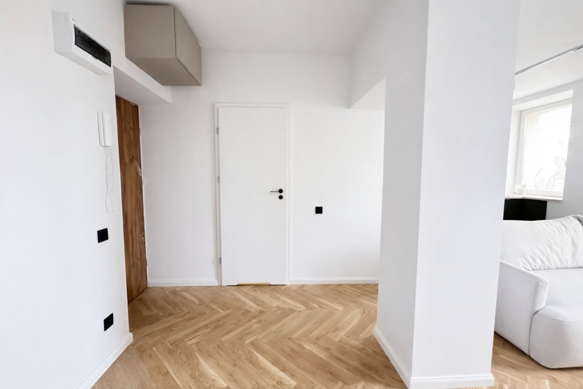 Renovated 34 m² with separate bedroom and parking – 10