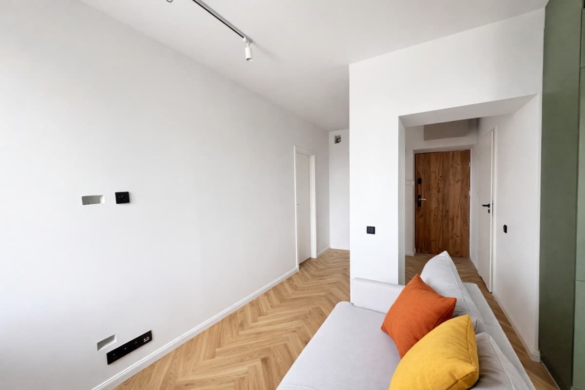 Renovated 34 m² with separate bedroom and parking – 14