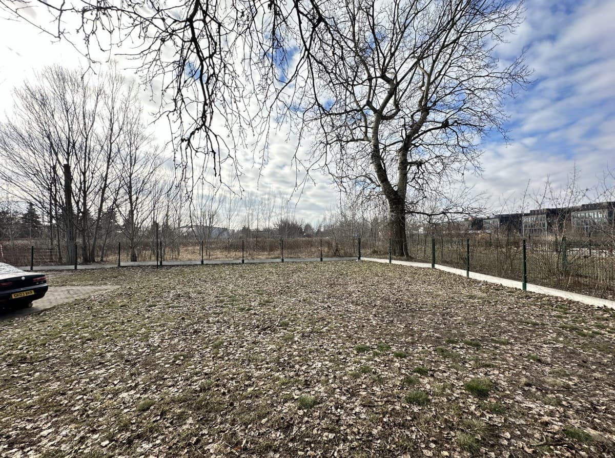 Renovated 34 m² with separate bedroom and parking – 18