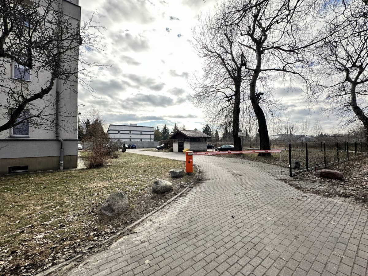 Renovated 34 m² with separate bedroom and parking – 20