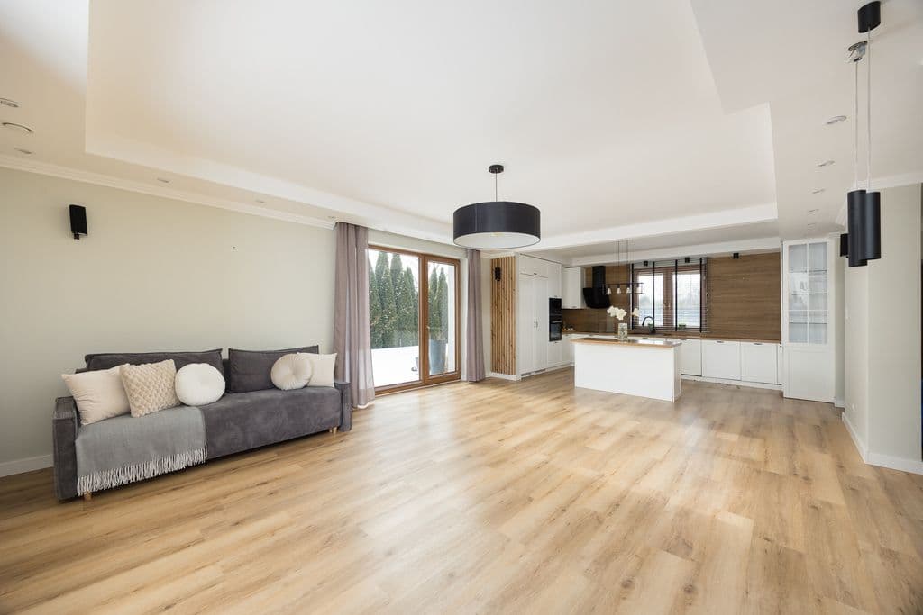 Energy-efficient family home in prestigious Wilanów – 11